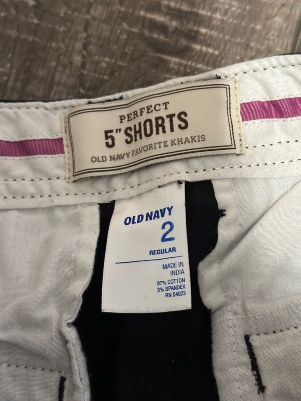Old Navy 5” Shorts - Black & Khaki - Picture 4 of 4